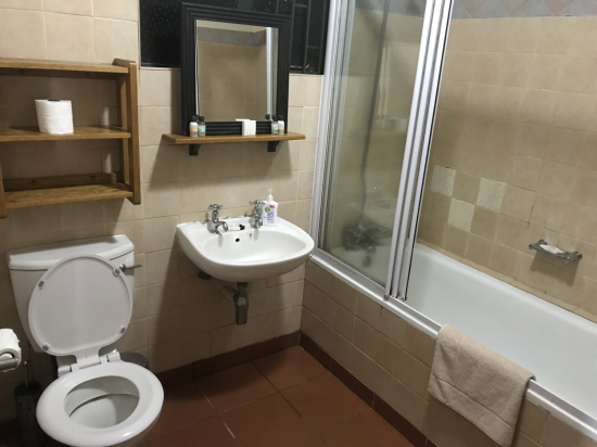 4 bed Chalet - Bathroom Giants Castle Camp Drakensberg Accommodation Giants Castle Game Reserve Drakensberg KwaZulu-Natal Self-Catering